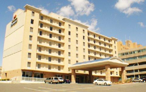 Holiday Inn Express Уотърбъри Екстериор снимка