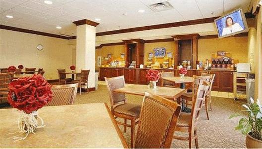 Holiday Inn Express Уотърбъри Ресторант снимка