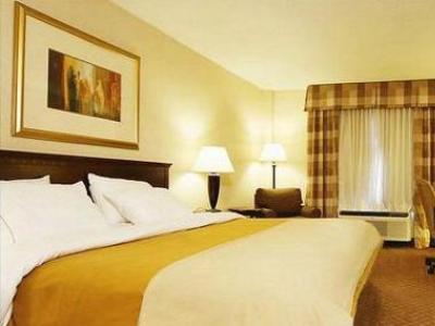 Holiday Inn Express Уотърбъри Екстериор снимка